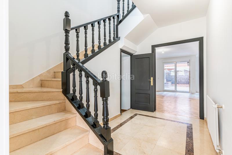 Foto d7f8afda-ef79-46d1-a295-25e482070910. Semi detached house with heating parking pool in Carretera del Plantío Majadahonda