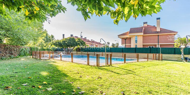 Foto f2a1bcef-3d03-4ca5-9940-9aa194a724a2. Semi detached house with heating parking pool in Carretera del Plantío Majadahonda