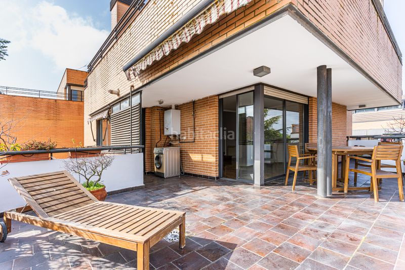 Foto 146cdd22-c306-4ac6-afae-db70b8a9c2d3. Dúplex amb calefacció aparcament piscina a Casco Antiguo Majadahonda