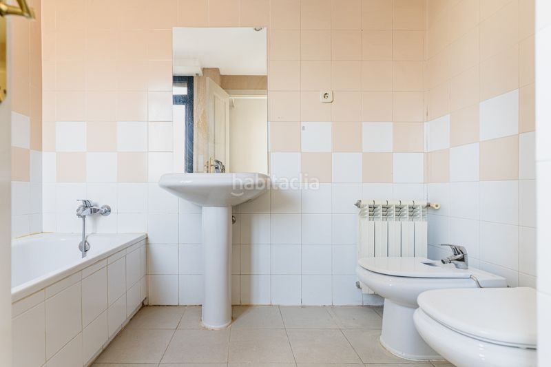 Foto 2ed1412f-9d45-47fd-9713-9194ff1c0ab4. Dúplex amb calefacció aparcament piscina a Casco Antiguo Majadahonda