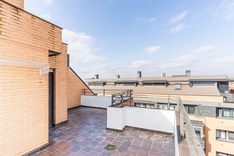 Foto 30d033e8-e19e-4266-ae92-76bdb284c484. Dúplex amb calefacció aparcament piscina a Casco Antiguo Majadahonda