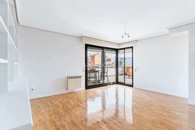 Foto 4b99f38e-d956-4848-97fc-ca8afb73f83f. Dúplex amb calefacció aparcament piscina a Casco Antiguo Majadahonda