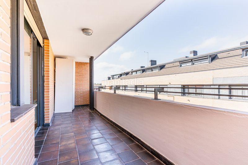 Foto 524c8f53-f93b-4dc4-a270-4f0a5e139aa5. Dúplex amb calefacció aparcament piscina a Casco Antiguo Majadahonda