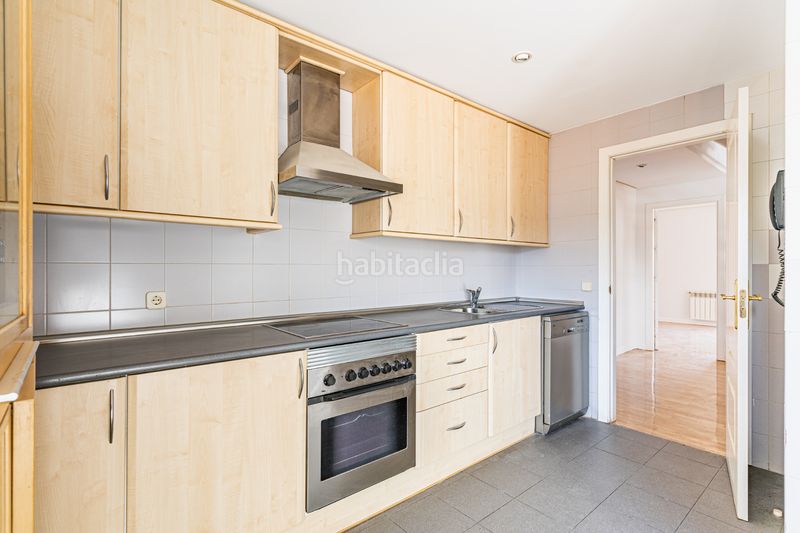 Foto 59ca6d07-7ccc-47ba-9366-3cb8413a09d4. Dúplex amb calefacció aparcament piscina a Casco Antiguo Majadahonda