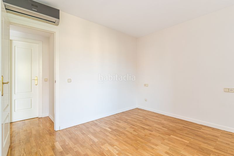 Foto bd209f43-9bcd-4c46-bf15-5e6fd94169bc. Dúplex amb calefacció aparcament piscina a Casco Antiguo Majadahonda