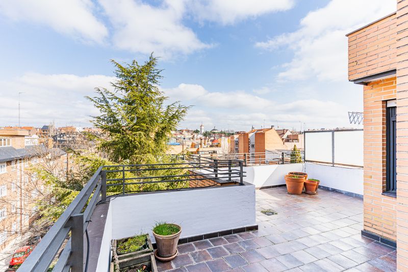 Foto c33ccf2a-29fc-4165-a965-4963aecffde6. Dúplex amb calefacció aparcament piscina a Casco Antiguo Majadahonda