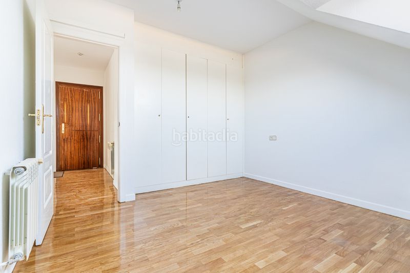 Foto e31564bd-6097-41c1-954f-affee6252c58. Dúplex amb calefacció aparcament piscina a Casco Antiguo Majadahonda