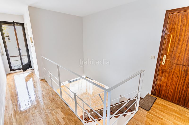 Foto ec575b6b-aeeb-4422-bec2-c785aaa912aa. Dúplex amb calefacció aparcament piscina a Casco Antiguo Majadahonda