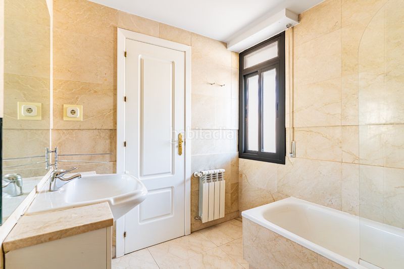 Foto feb60880-c4d1-444b-be4f-5ff5120aa998. Dúplex amb calefacció aparcament piscina a Casco Antiguo Majadahonda