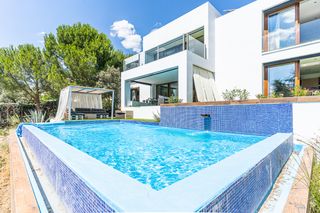Chalet in Cerro Alarcón. Venta chalet independiente en valdemorillo