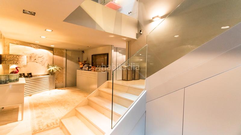 Foto 77502df3-3b7a-4a99-b43f-b9a8017b50de. Chalet con riscaldamento parcheggio piscina in urbanización La Moraleja La Moraleja