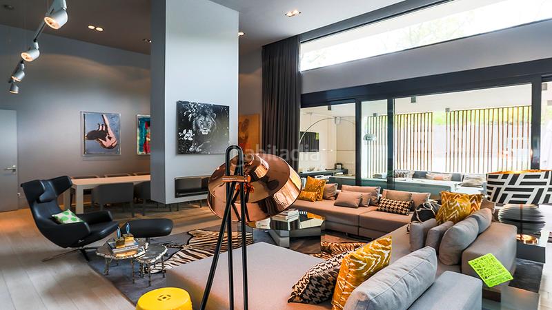 Foto 87c947cd-f9c6-4320-b59a-f6eb50e237ff. Chalet con riscaldamento parcheggio piscina in urbanización La Moraleja La Moraleja