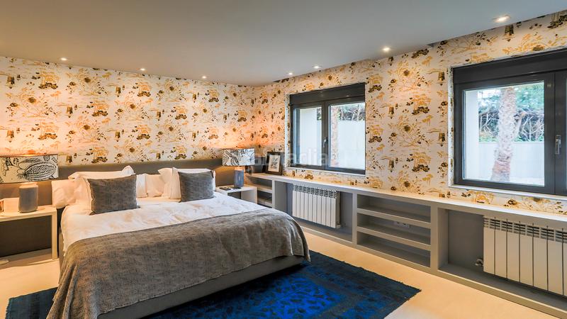 Foto cab646bb-4f3e-41f0-b240-5a786d25fde0. Chalet con riscaldamento parcheggio piscina in urbanización La Moraleja La Moraleja