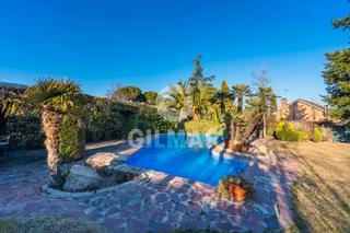 Doppelhaus in Urbanización La Moraleja. Gilmar la moraleja ofrece este exclusivo chalet pareado