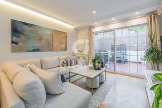 Reihenhaus  Calle de cuesta blanca. Gilmar moraleja consulting presenta esta magnífica casa totalmen