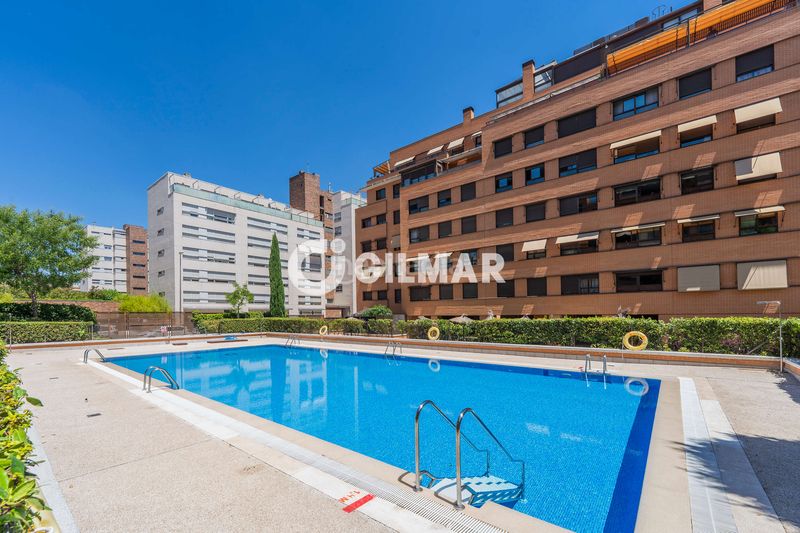Foto 4d125898-1446-4ebc-81ea-ee88724fb20b. Pis amb calefacció aparcament piscina a Las Tablas Madrid