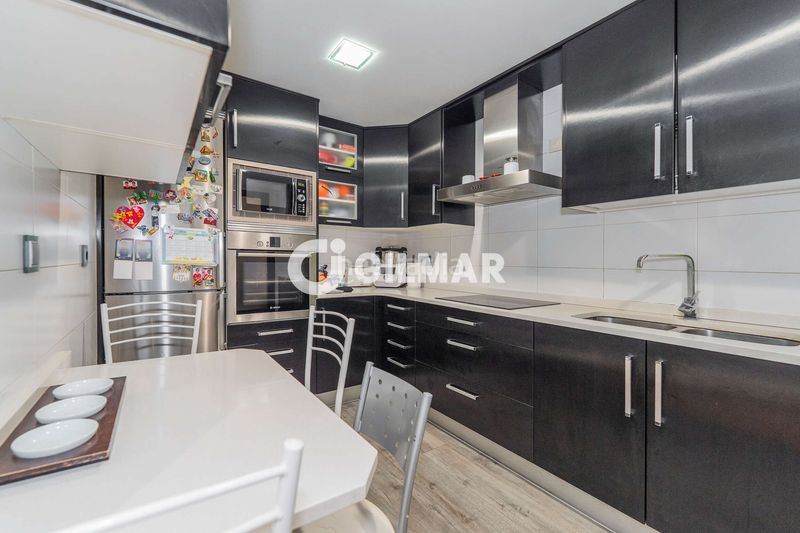 Foto d2057827-58d0-43d7-95de-105d4e3b7611. Pis amb calefacció aparcament piscina a Las Tablas Madrid