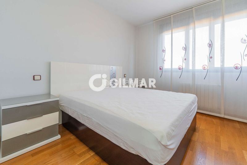 Foto f9eeaf8c-c35f-4c26-8d97-e6e916328695. Àtic amb calefacció aparcament piscina a Norte Alcobendas