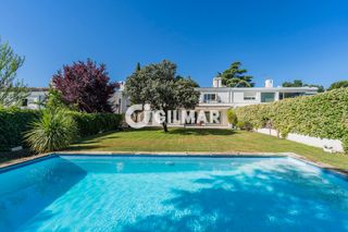 Casa a schiera in Urbanización La Moraleja. Chalet adosado en la moraleja de 460 m2 en parcela de 740 m2 rep