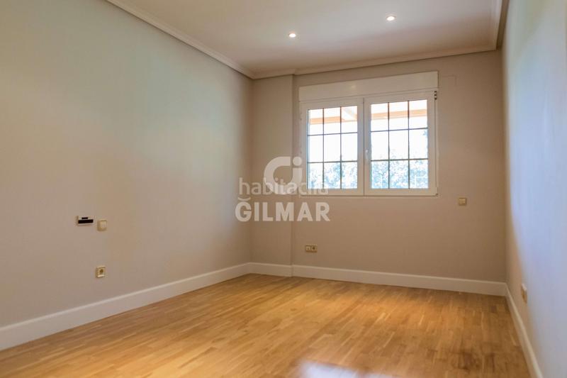 Foto 37e1f245-50e4-4613-a85f-6e182766f7b0. Xalet amb calefacció aparcament piscina a Navalquejigo-Los Arroyos Escorial (El)