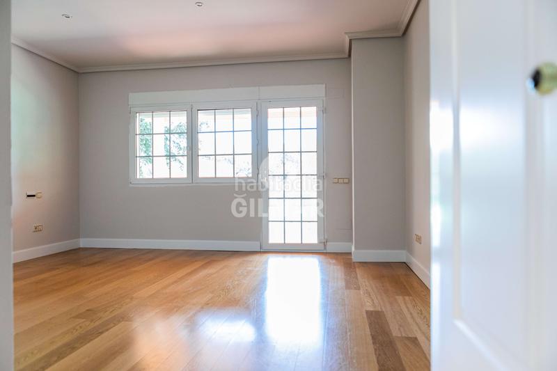 Foto 8da6e65f-79c4-41b9-85c6-987209f8ea8f. Xalet amb calefacció aparcament piscina a Navalquejigo-Los Arroyos Escorial (El)