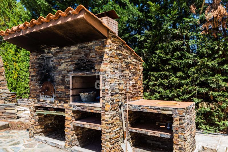 Foto b6d7b0a1-6056-4003-916c-27742690d0a2. Xalet amb calefacció aparcament piscina a Navalquejigo-Los Arroyos Escorial (El)