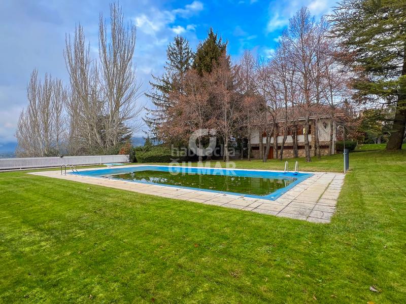 Foto 8b7c75e7-1bee-4402-bf1f-5f040907f10b. Chalet se pone en venta chalet exclusivo en urbanización dominio de fontenebro . con vigilancia 24 horas, club social, re en Collado Villalba