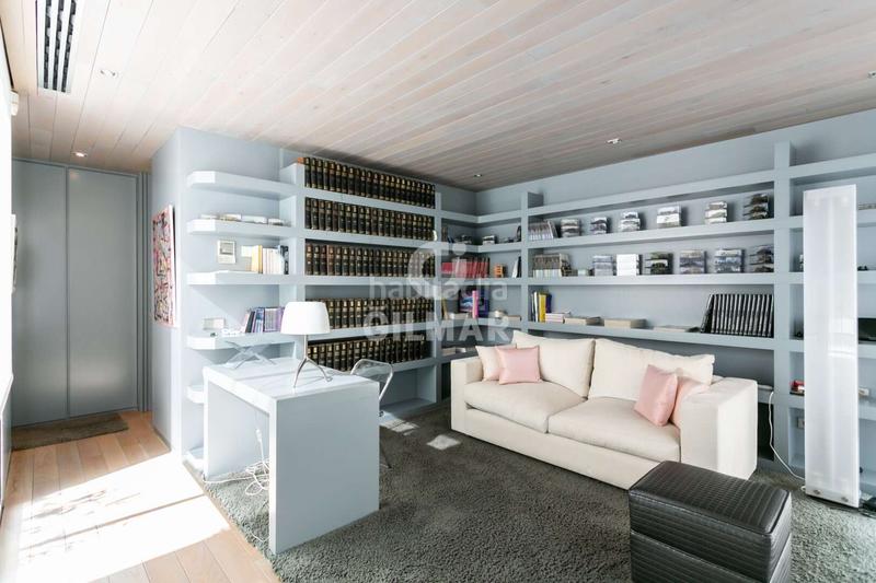 Foto 5da0a58c-1584-4c49-a521-2a2a3a11935d. Chalet descubre el epítome del lujo y la exclusividad en la majestuosa urbanización calas del guisado, con vistas panorámicas al sereno p en Cebreros