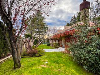 Xalet a Fontenebro-Altavista. Se pone en venta chalet exclusivo en urbanización dominio de fon