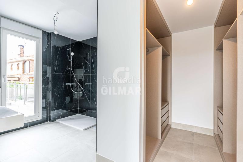 Foto 2d57cb59-c560-4a4a-83be-b25c24e4585a. Casa pareada descubre esta magnífica oportunidad de adquirir un chalet pareado de obra nueva . ubicado en una tranquila área res en Torrelodones