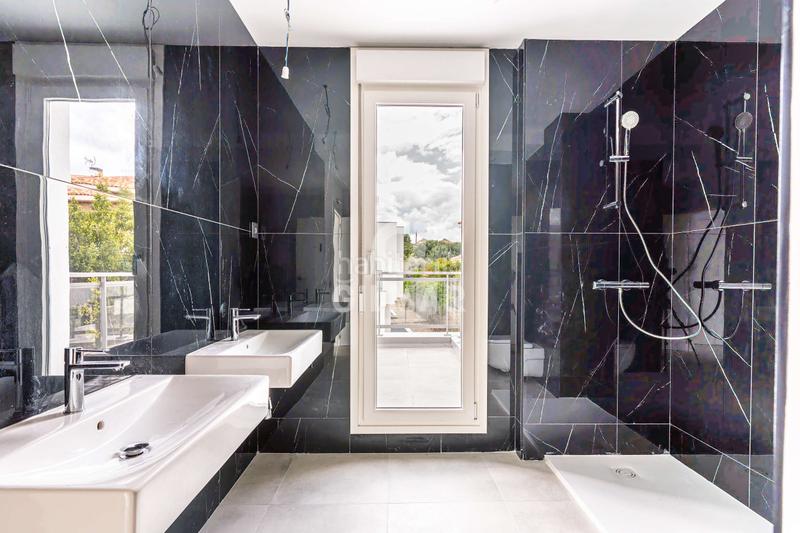 Foto 4352b433-c78f-412b-b0cb-528fd4c4809f. Casa pareada descubre esta magnífica oportunidad de adquirir un chalet pareado de obra nueva . ubicado en una tranquila área res en Torrelodones