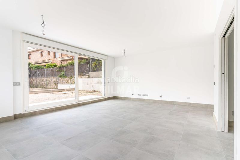 Foto cd1f39bc-57b8-46f0-a53e-86d400fa028a. Casa pareada descubre esta magnífica oportunidad de adquirir un chalet pareado de obra nueva . ubicado en una tranquila área res en Torrelodones