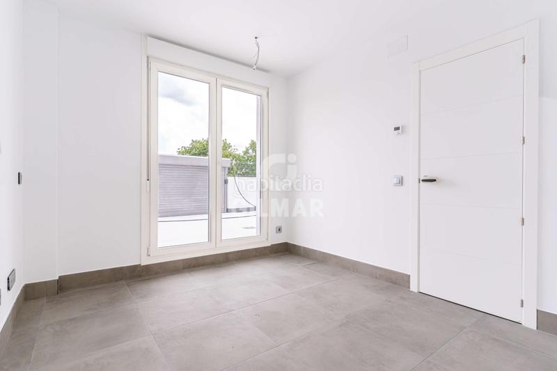 Foto ea8370c4-078c-4e86-8d71-7b89d3303338. Casa pareada descubre esta magnífica oportunidad de adquirir un chalet pareado de obra nueva . ubicado en una tranquila área res en Torrelodones