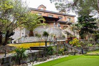 Xalet a La Berzosilla. Descubre el lujo y la elegancia en este impresionante chalet ind
