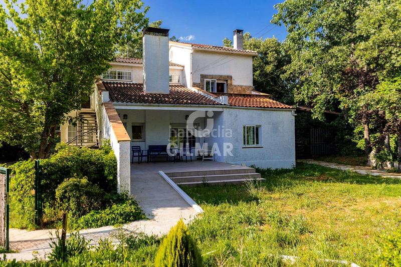 Foto b3b46c25-f734-467e-83c9-de3f9bfe878a. Chalet avec piscine dans Valdemorillo pueblo Valdemorillo