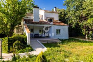 Chalet à Valdemorillo Pueblo. En el exclusivo municipio de valdemorillo, en el noroeste de la