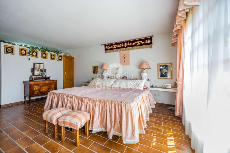 Foto 0e0647a5-e484-4a37-92ce-241e642a8b17. Chalet descubre este impresionante chalet independiente con piscina ubicado en becerril, un enclave privilegiado en el noroeste de madrid en Becerril de la Sierra