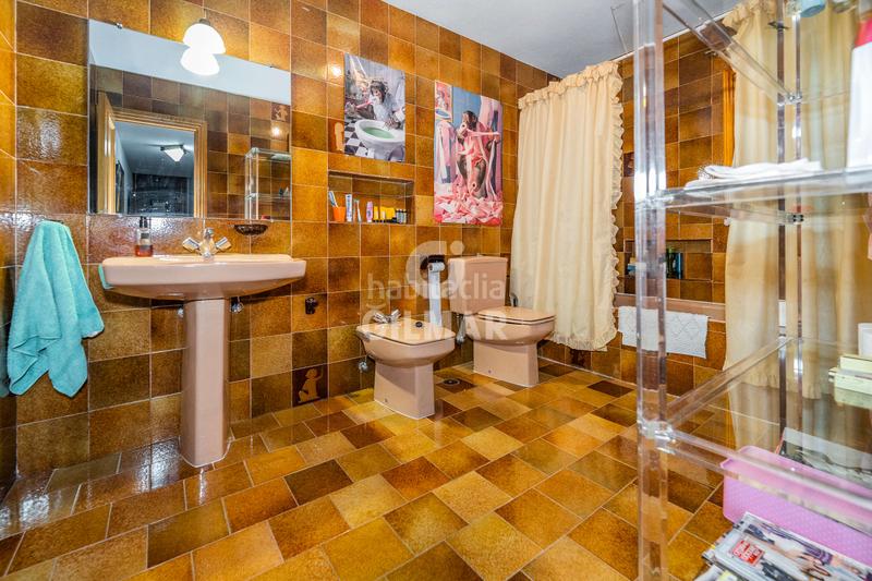 Foto 3ac505d5-6c8e-4054-9491-647ad9caaf32. Chalet descubre este impresionante chalet independiente con piscina ubicado en becerril, un enclave privilegiado en el noroeste de madrid en Becerril de la Sierra