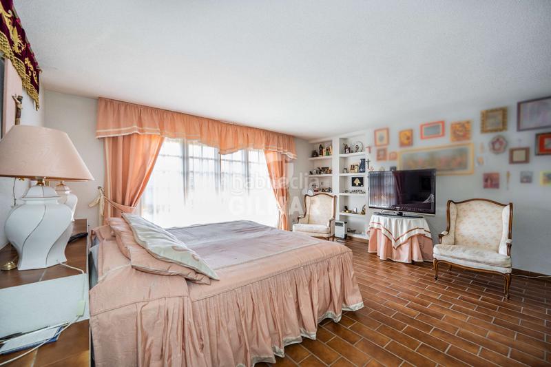Foto 462ebf58-8fb1-4770-9889-c1a0bf2bb6b7. Chalet descubre este impresionante chalet independiente con piscina ubicado en becerril, un enclave privilegiado en el noroeste de madrid en Becerril de la Sierra