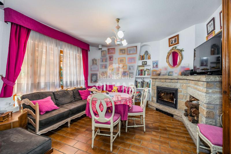 Foto 86dcfddd-f77b-4a7a-a039-2d7c8c765e98. Chalet descubre este impresionante chalet independiente con piscina ubicado en becerril, un enclave privilegiado en el noroeste de madrid en Becerril de la Sierra