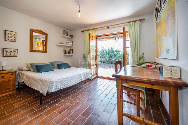 Foto b6c6290e-5d88-4269-a2e8-2787c647ba26. Chalet descubre este impresionante chalet independiente con piscina ubicado en becerril, un enclave privilegiado en el noroeste de madrid en Becerril de la Sierra