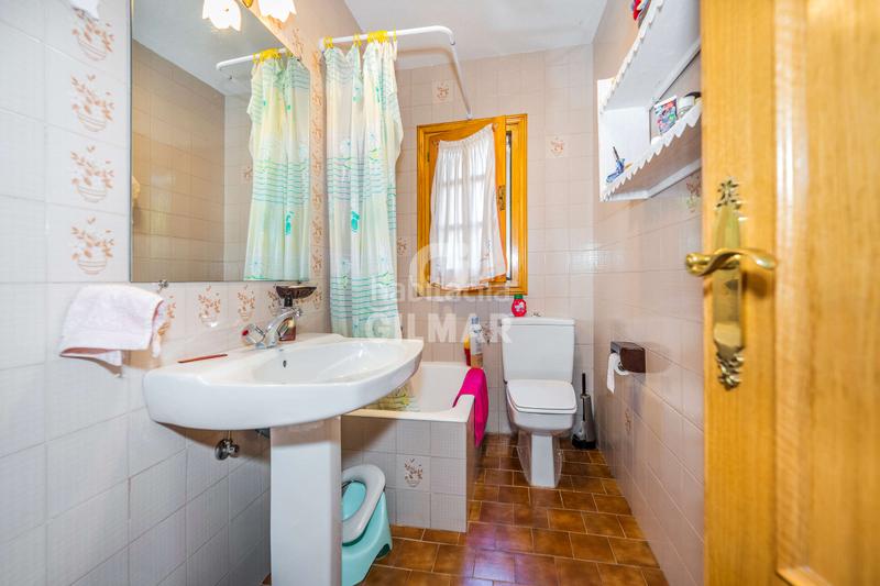 Foto cc2c22bb-f665-4bc5-9ad9-ab12fa235aa5. Chalet descubre este impresionante chalet independiente con piscina ubicado en becerril, un enclave privilegiado en el noroeste de madrid en Becerril de la Sierra