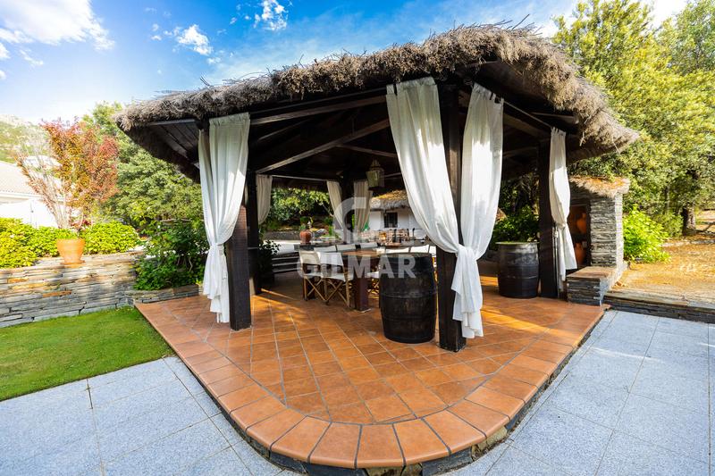 Foto 35ce682e-99dd-4127-ac41-e78498156818. Chalet mit heizung parking pool in Fontenebro-Altavista Collado Villalba