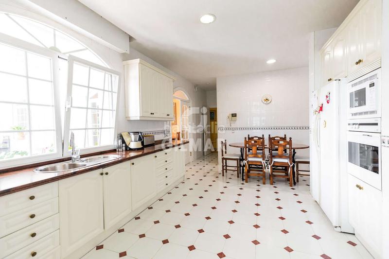 Foto 5d89ea0f-c6e2-42fb-b656-b353e6c52cfd. Chalet mit heizung parking pool in Fontenebro-Altavista Collado Villalba