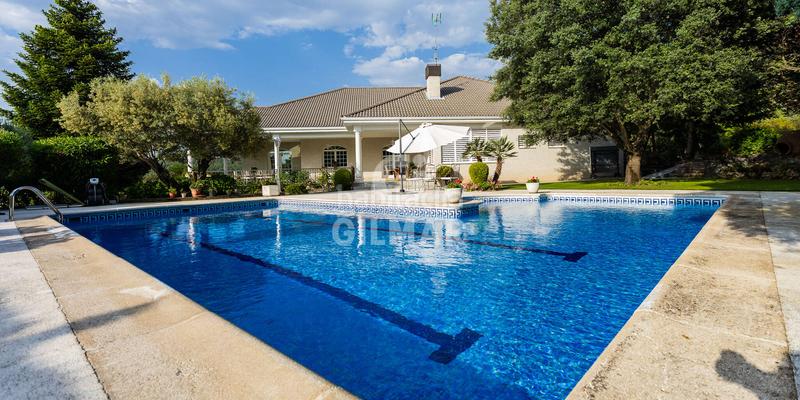 Foto 9c9682db-5612-4c0b-897e-da1afad93be9. Chalet mit heizung parking pool in Fontenebro-Altavista Collado Villalba