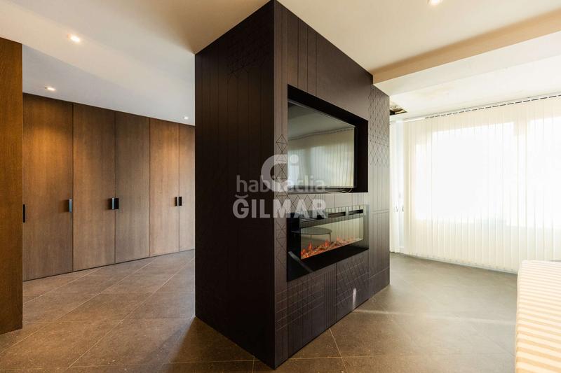 Foto 0abb4d56-99b7-4f4e-8692-92af5637f86f. Chalet  independiente en venta urbanización privadadescubre este impresionante chalet independiente, completamente reformado y list en Collado Villalba