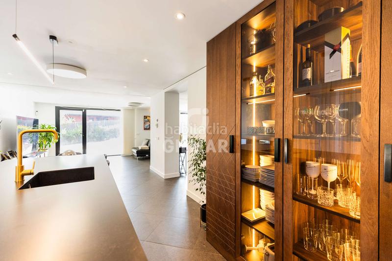 Foto 167b952e-4171-4706-ac0c-fb91b64befbb. Chalet  independiente en venta urbanización privadadescubre este impresionante chalet independiente, completamente reformado y list en Collado Villalba