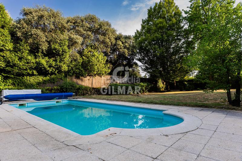 Foto 3f8586b6-f649-48ac-a116-84f55bb1c024. Chalet  independiente en venta urbanización privadadescubre este impresionante chalet independiente, completamente reformado y list en Collado Villalba