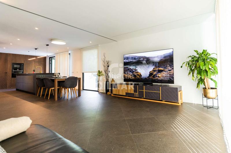 Foto 50d6886c-288d-4883-9fac-cb598fb32da0. Chalet  independiente en venta urbanización privadadescubre este impresionante chalet independiente, completamente reformado y list en Collado Villalba