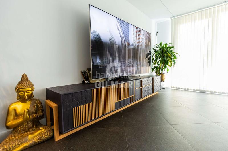 Foto 519e8f56-7fa2-4d2a-8a77-196bfec7274a. Chalet  independiente en venta urbanización privadadescubre este impresionante chalet independiente, completamente reformado y list en Collado Villalba